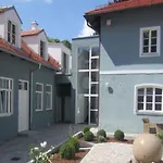 Dah-inn Hotel 3*