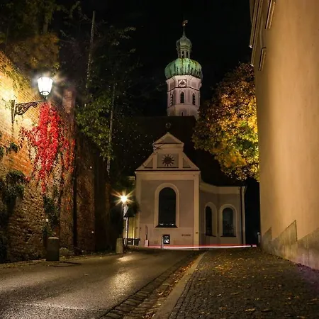 Dah-inn فندق داخاو